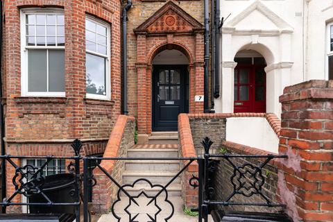 4 bedroom house to rent, Leathwaite Road, London, SW11