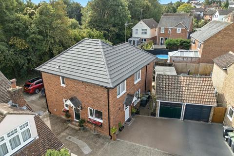 4 bedroom detached house for sale, The Maltings, Dunmow, Essex, CM6