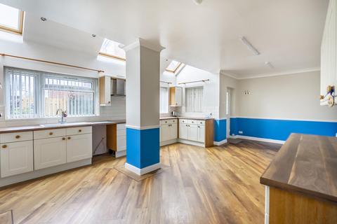 6 bedroom semi-detached house for sale, Leven Road, York