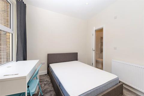 Studio to rent, Valetta Road, London, W3
