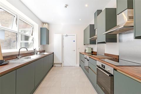 Studio to rent, Valetta Road, London, W3