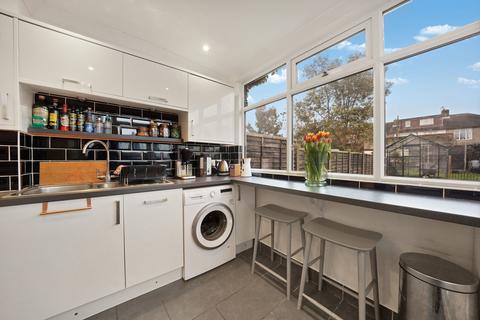 3 bedroom terraced house for sale, Oulton Crescent, Barking IG11