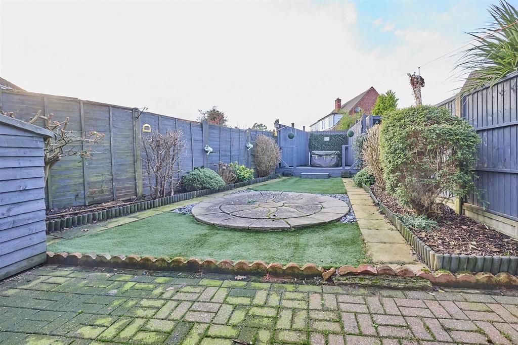 Chesterfield Way 6.jpg