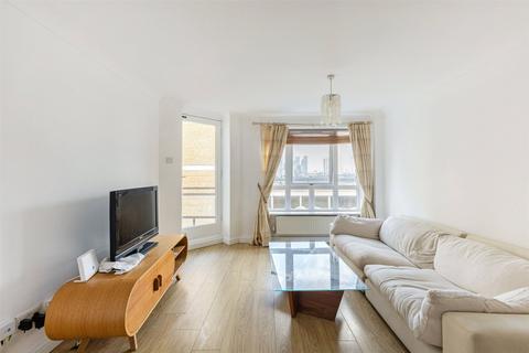 2 bedroom flat to rent, Stewart Street, London, E14