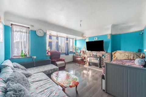 2 bedroom maisonette for sale, Shaftesbury Avenue, South Harrow, Harrow, HA2