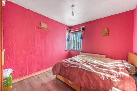 2 bedroom maisonette for sale, Shaftesbury Avenue, South Harrow, Harrow, HA2