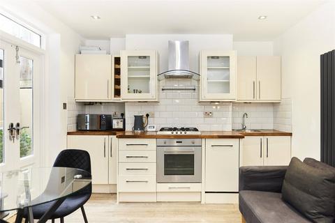 2 bedroom flat to rent, Southwark Park Road, London, SE16