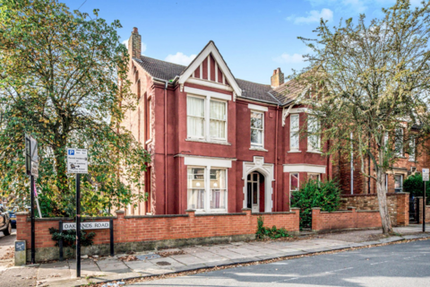 undefined, Oaklands Road, Bedford, Bedfordshire, MK40