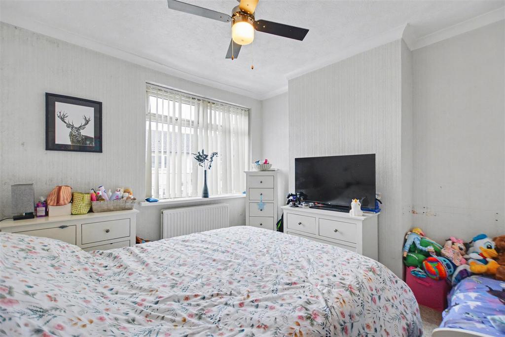 Bedroom 1 1.jpeg