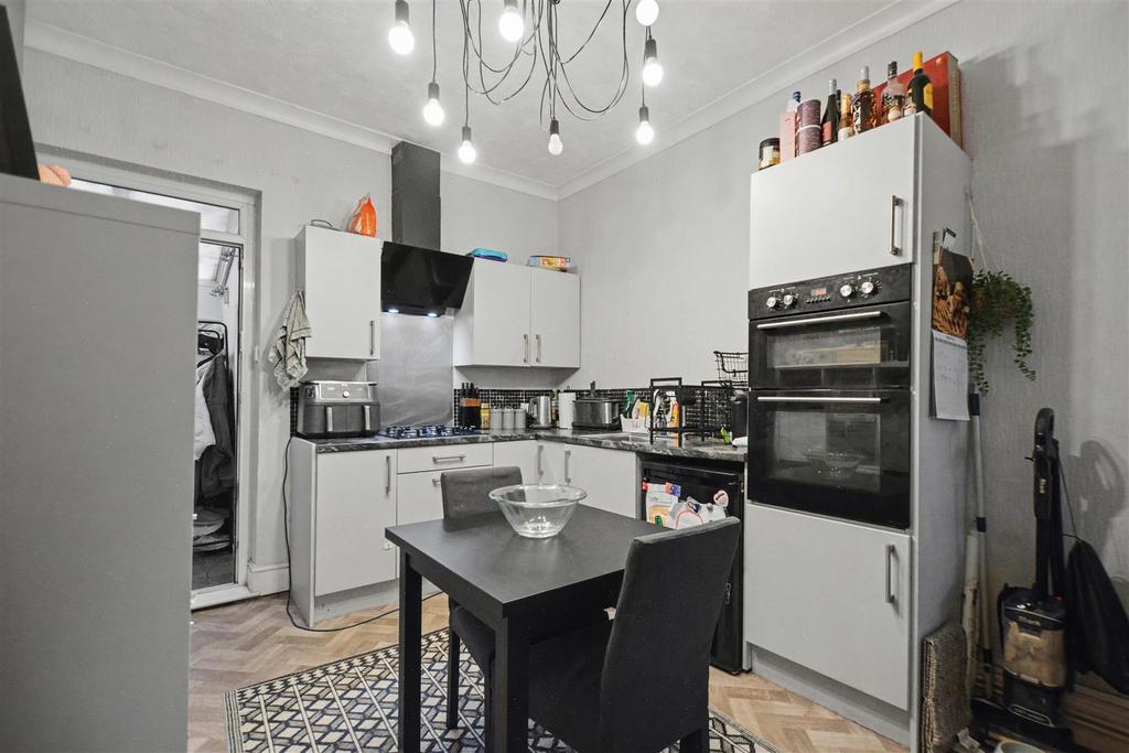 Kitchen Diner 2.jpeg