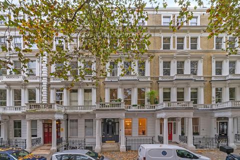 undefined, Courtfield Gardens, Earls Court, SW5