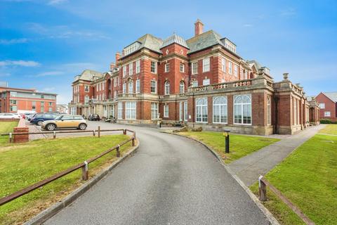 1 bedroom flat for sale, Queens Promenade, Bispham, Blackpool, Lancashire, FY2