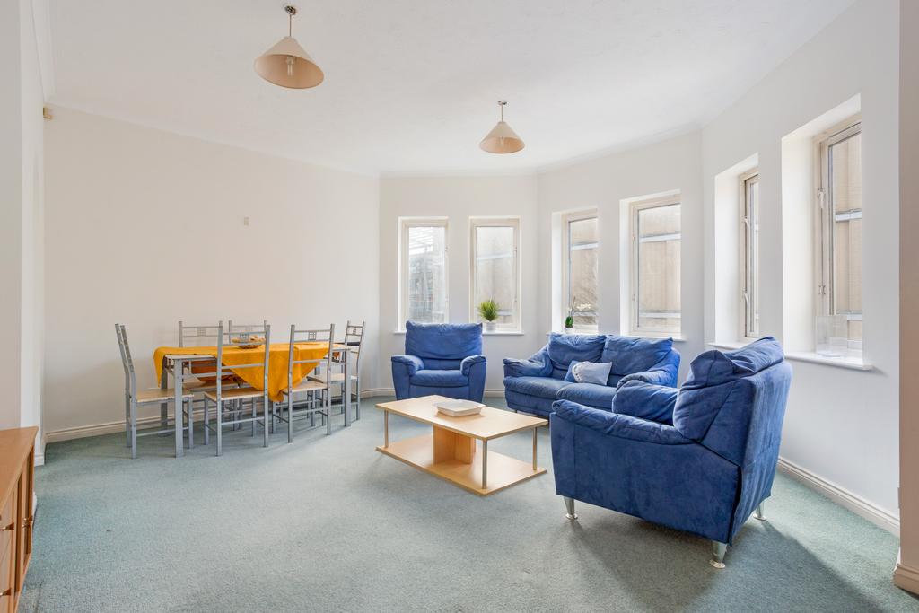 Sitting/Dining Room