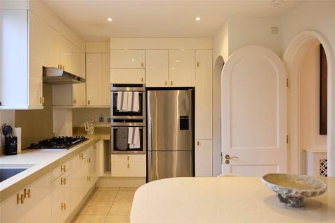 3 bedroom terraced house to rent, Avenue Road, London, NW8