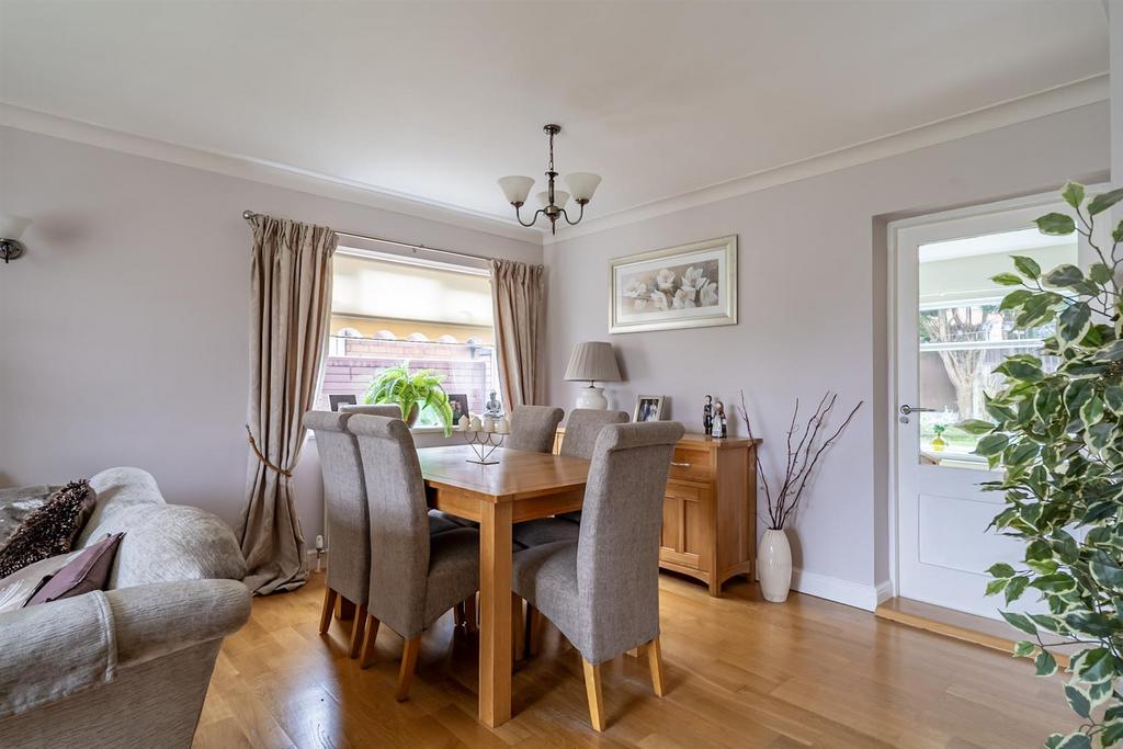 Living dining