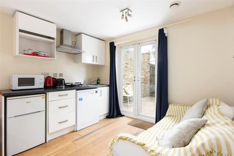 undefined, Sandycombe Road, Richmond, TW9