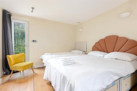 undefined, Sandycombe Road, Richmond, TW9