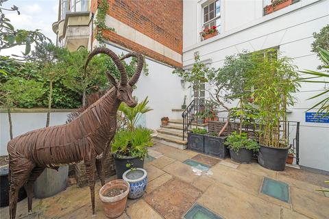 4 bedroom flat to rent, Pelham Street, London, SW7