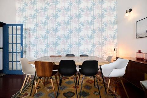 undefined, Gaspar Cl, London, SW5