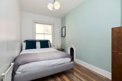 undefined, Gaspar Cl, London, SW5