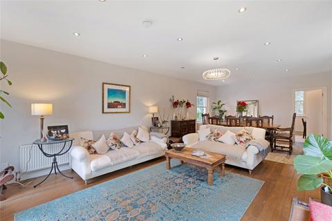 4 bedroom flat to rent, Grosvenor Road, Twickenham, TW1