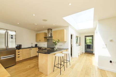 3 bedroom flat to rent, Bounty Hall, Gwendolen Avenue, London, SW15