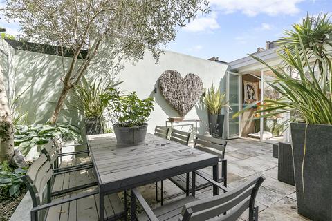 3 bedroom house to rent, Swaffield Road, London, SW18
