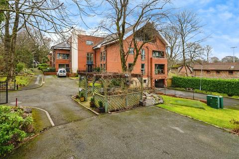 2 bedroom flat for sale, Palmerstones Court, Bolton, Greater Manchester, BL1