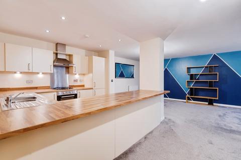 2 bedroom flat for sale, Palmerstones Court, Bolton, Greater Manchester, BL1