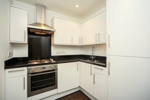 1 bedroom flat to rent, Church Street, Weybridge, KT13