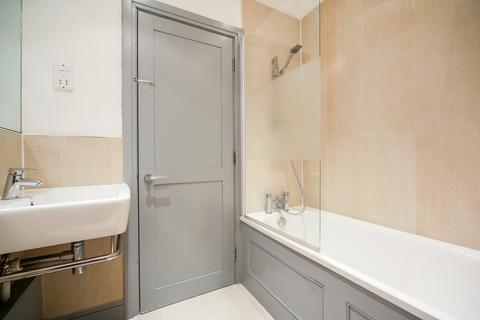 1 bedroom flat to rent, Church Street, Weybridge, KT13