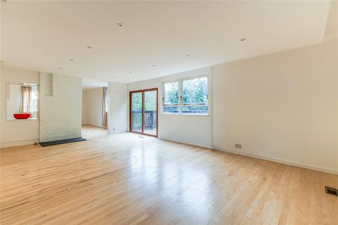 5 bedroom detached house to rent, Onslow Road, Hersham, Walton-on-Thames, Surrey, KT12