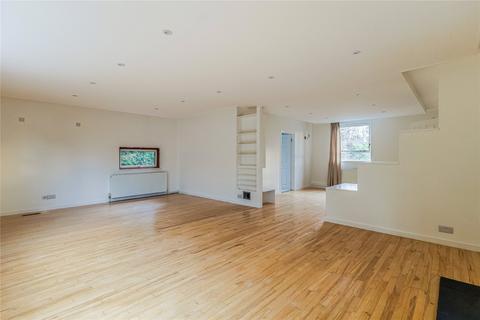 5 bedroom detached house to rent, Onslow Road, Hersham, Walton-on-Thames, Surrey, KT12