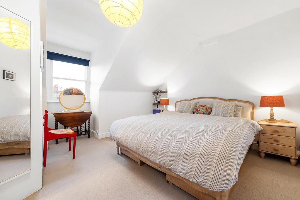 Prinicpal Bedroom (2).JPG