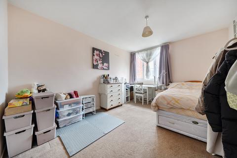 undefined, Charlesfield, London
