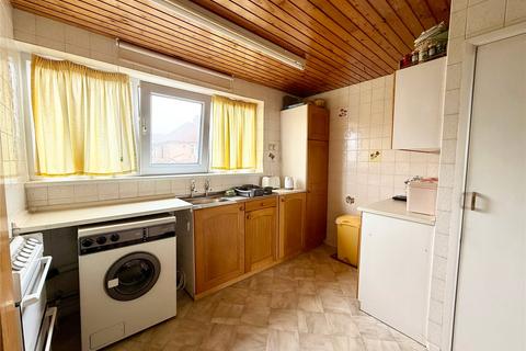 2 bedroom flat for sale, Queens Promenade, Thornton-Cleveleys, Lancashire, FY5
