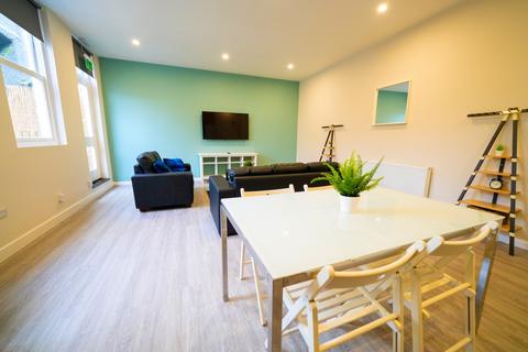 4 bedroom flat to rent, 136C West Street, Sheffield S1