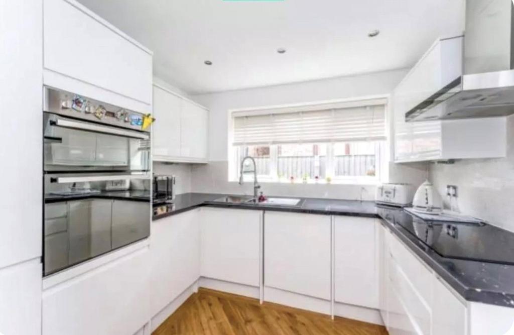 House in Sefton, Liverpool City Region - View 5