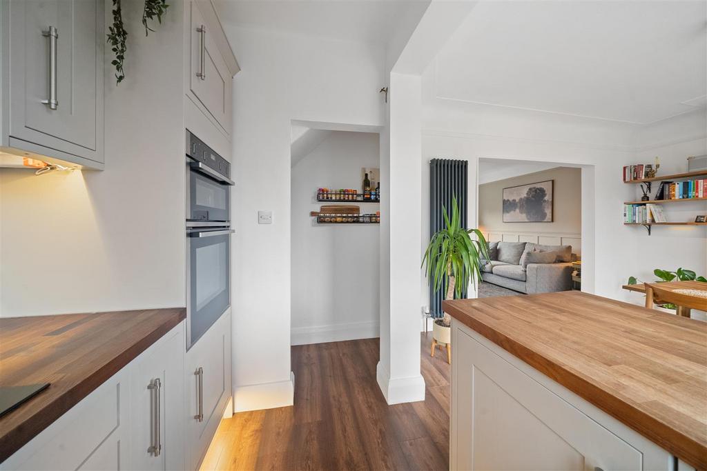 Kitchen1.jpg