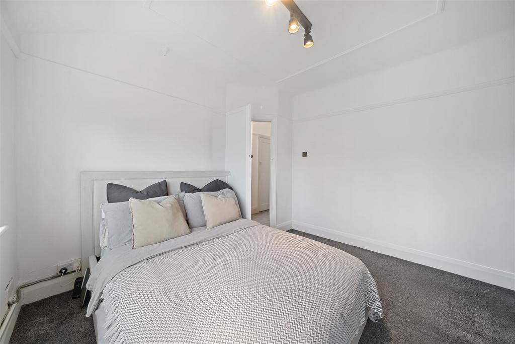 Bedroom 2c.jpg
