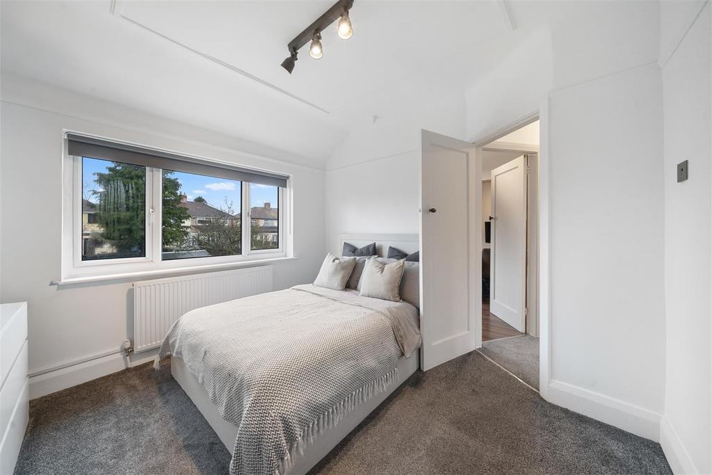 Bedroom 2a.jpg