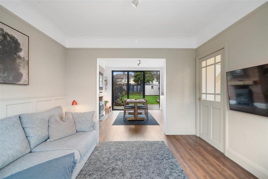 Living Room1.jpg