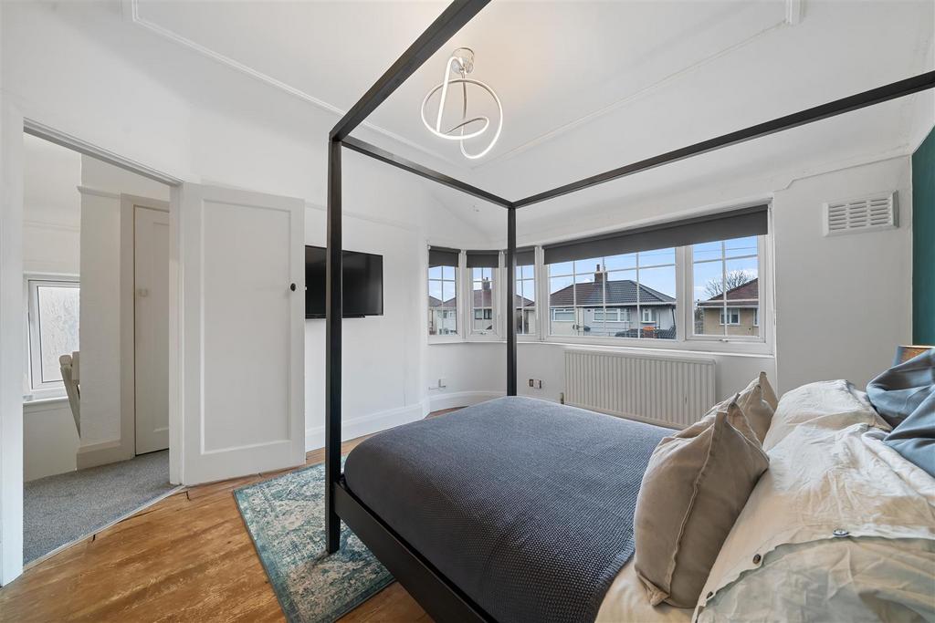 Bedroom 1b.jpg