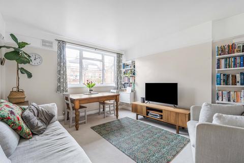 Hamlet Gardens, London, W6