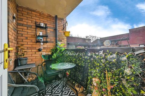 2 bedroom flat for sale, Watchyard Lane, Formby, Liverpool, Merseyside, L37