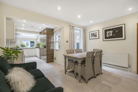 undefined, Ashtead