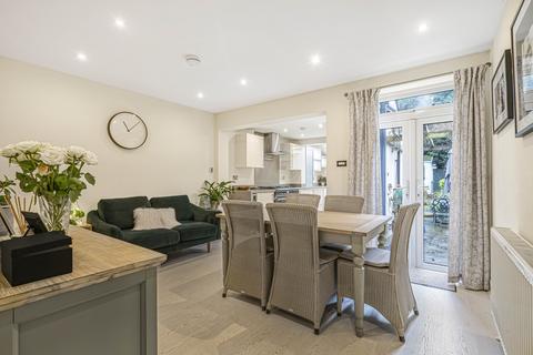 undefined, Ashtead