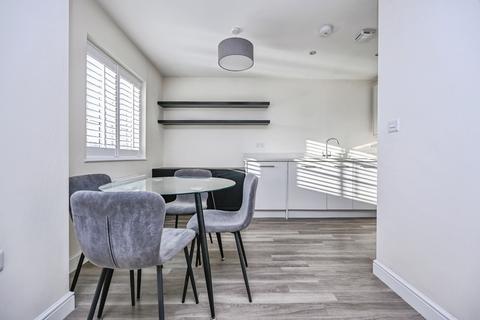 2 bedroom flat for sale, Grangewood Close, Formby, Liverpool, Merseyside, L37