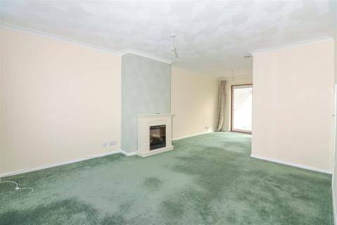 3 bedroom terraced house to rent, Kipling Avenue, Goring-By-Sea, Worthing