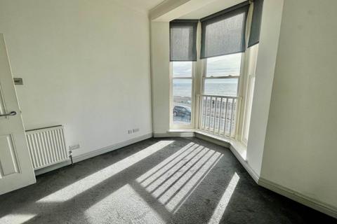 2 bedroom flat to rent, Kings Road, Brighton, East Sussex